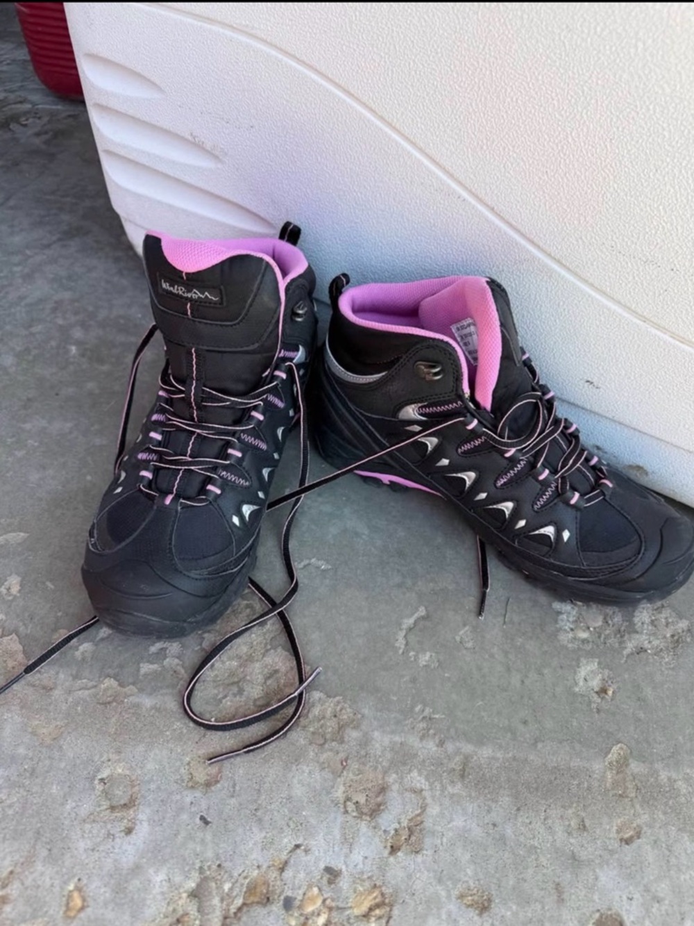 Wind River Size 9 Hiking Boots